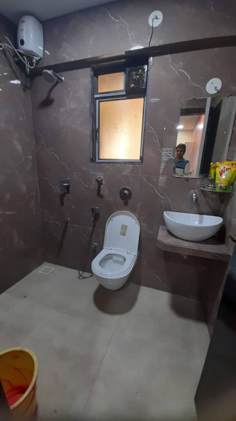 Bathroom, grandeur-tower 3 Bedroom 1350 Sq.Ft. Apartment In Borivali East Mumbai 9467340
