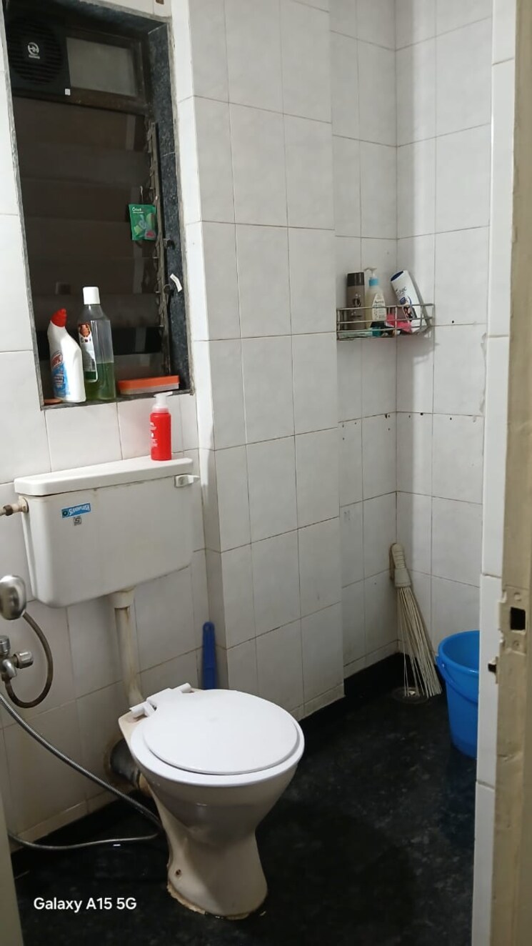 Bathroom, bredco-hill-view-park 4 Bedroom 1800 Sq.Ft. Apartment In Kandivali East Mumbai 9467350