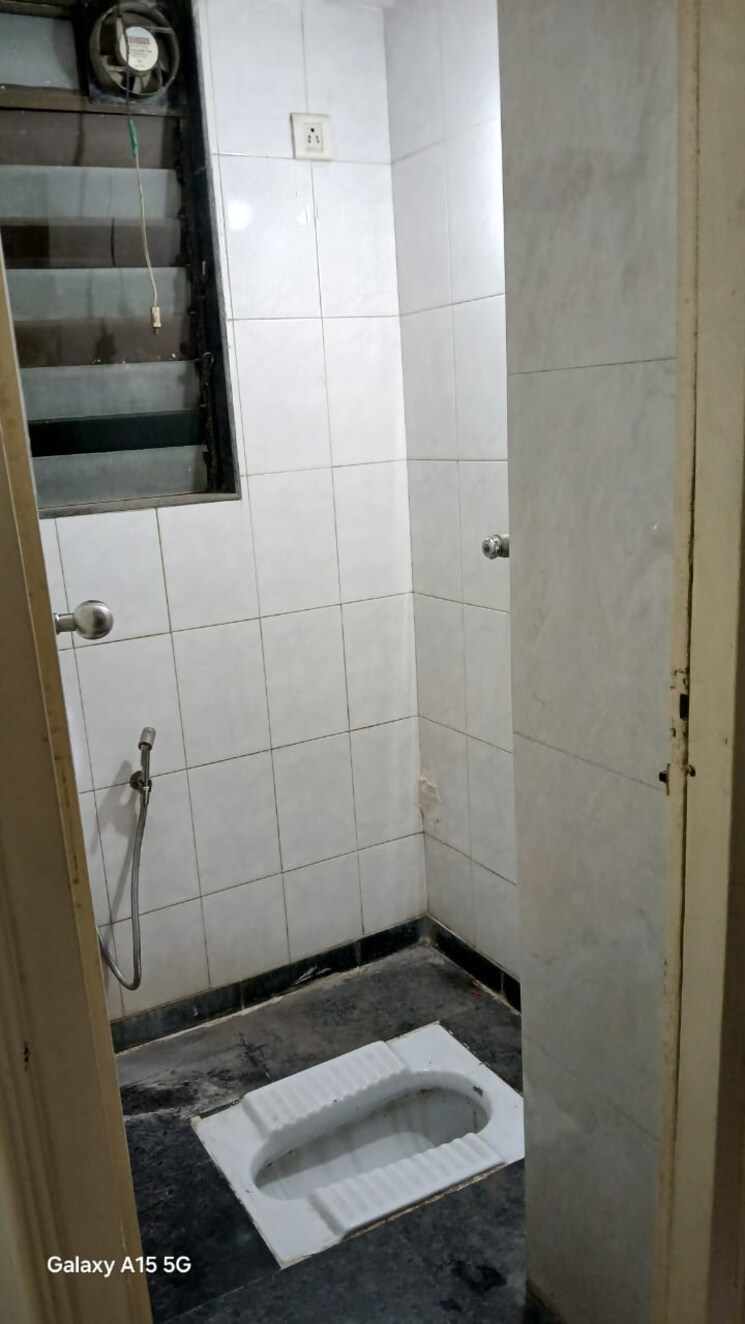 Bathroom, bredco-hill-view-park 4 Bedroom 1800 Sq.Ft. Apartment In Kandivali East Mumbai 9467350