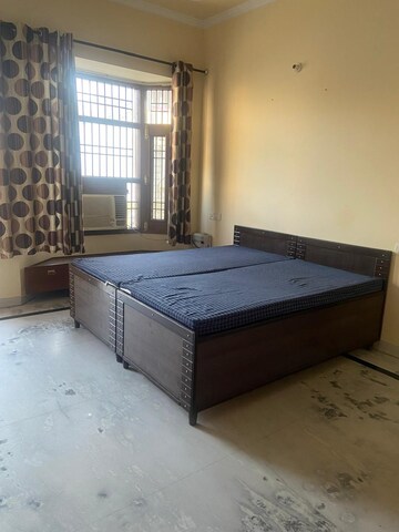 Master Bedroom in 2 BHK Villa at Sector 4 – for Rent
