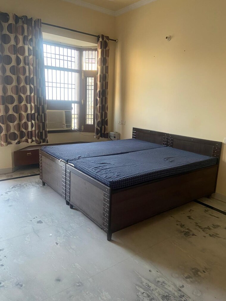 Master Bedroom, old ambala road 2 Bedroom 2000 Sq.Ft. Villa In Old Ambala Road Panchkula 9467380