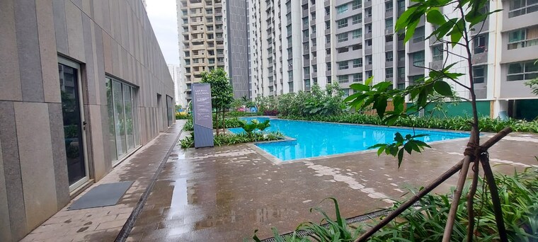 Swimming Pool, kalpataru-immensa 2 Bedroom 551 Sq.Ft. Apartment In Kolshet Road Thane 9467372