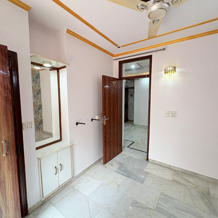 Room, khirki extension 1 Bedroom 45 Sq.Yd. Builder Floor In Khirki Extension Delhi 9467389