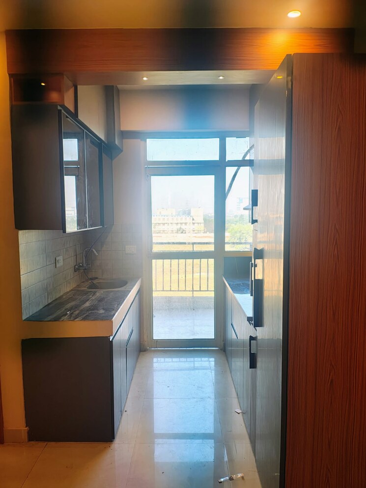 Bathroom, suncity-avenue-76 2 Bedroom 735 Sq.Ft. Apartment In Sector 76 Gurgaon 9467414