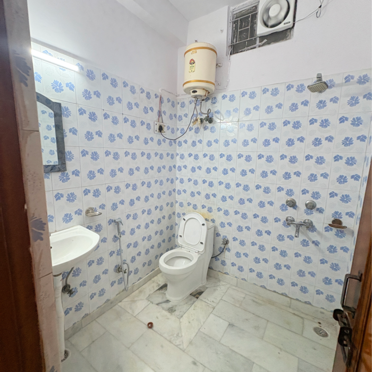 Bathroom, khirki extension 2 Bedroom 80 Sq.Yd. Builder Floor In Khirki Extension Delhi 9467404