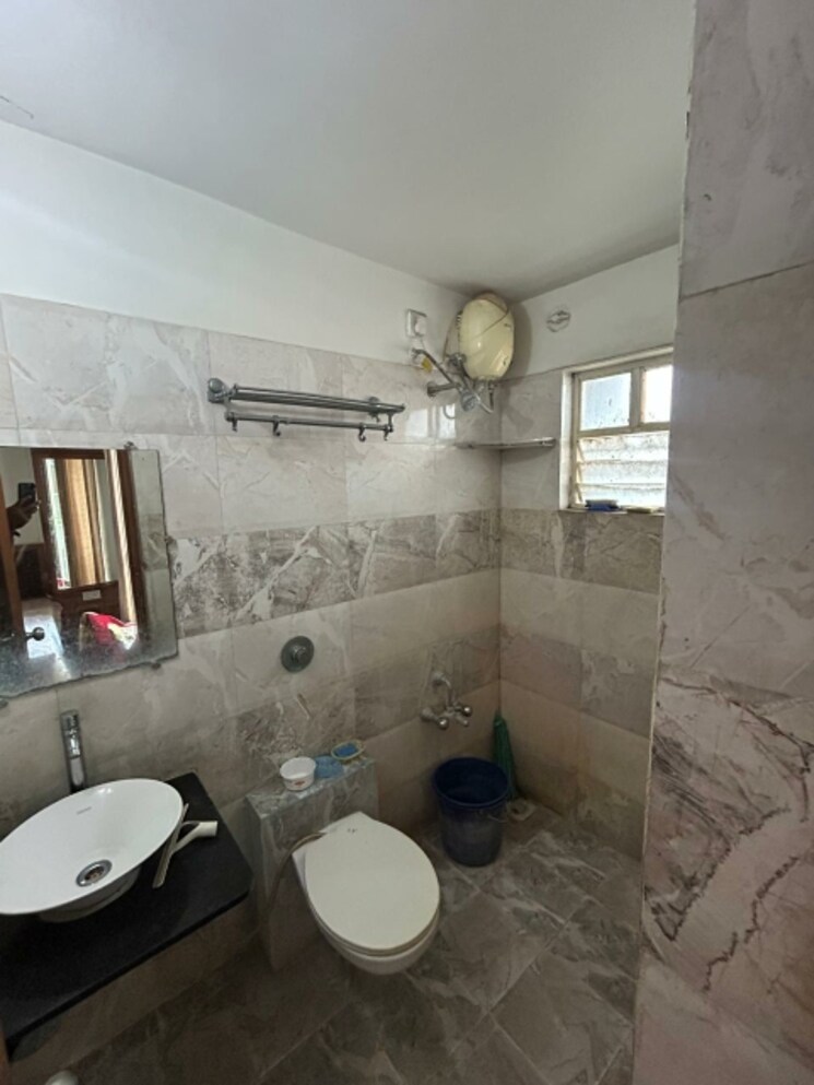 Bathroom, poddar-heights 2 Bedroom 1170 Sq.Ft. Apartment In Chandkheda Ahmedabad 9467431