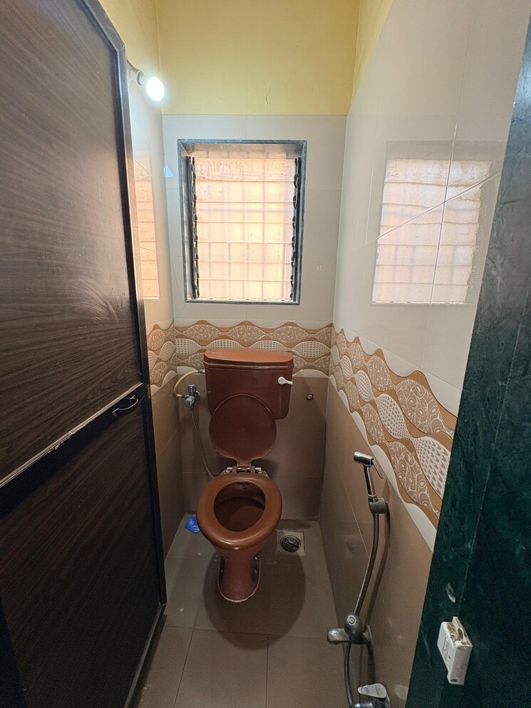 Bathroom, vedant-complex-chs 1 Bedroom 600 Sq.Ft. Apartment In Samata Nagar Thane 9467443