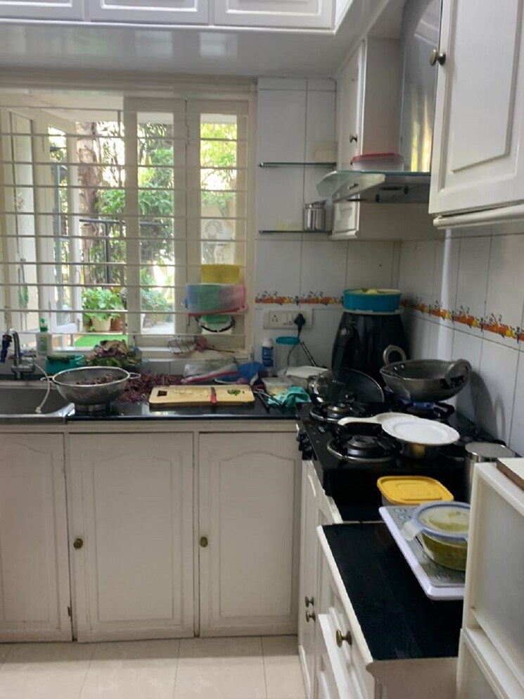 Kitchen, bandra west 3 Bedroom 1100 Sq.Ft. Apartment In Bandra West Mumbai 9467422