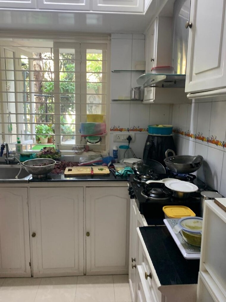 Kitchen, bandra west 3 Bedroom 1100 Sq.Ft. Apartment In Bandra West Mumbai 9467422