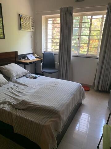 Bedroom in 3 BHK Apartment at Bandra West – for Rent