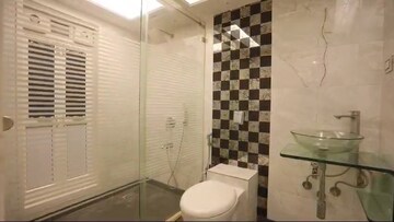 Bathroom in 4 BHK Penthouse at Hindu Colony – for Sale