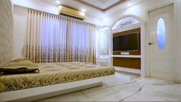 Bedroom in 4 BHK Penthouse at Hindu Colony – for Sale