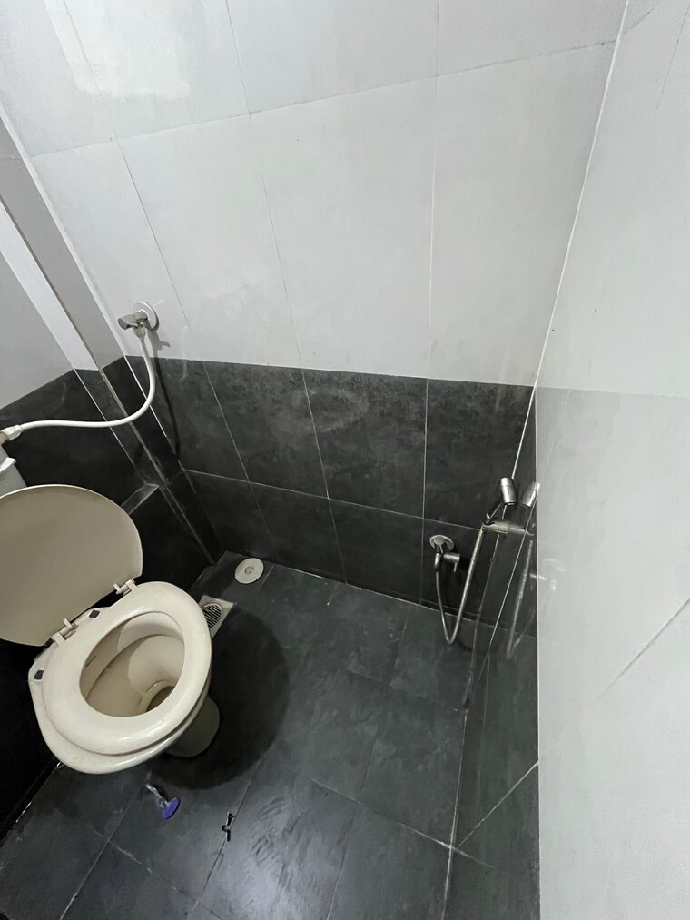 Bathroom, vanaz-corner 1 RK 399 Sq.Ft. Apartment In Kothrud Pune 9467435