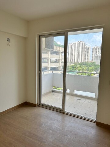 Room in 3 BHK Apartment at Hero Homes Gurgaon, Sector 104 – for Rent