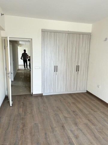 Room in 3 BHK Apartment at Hero Homes Gurgaon, Sector 104 – for Rent