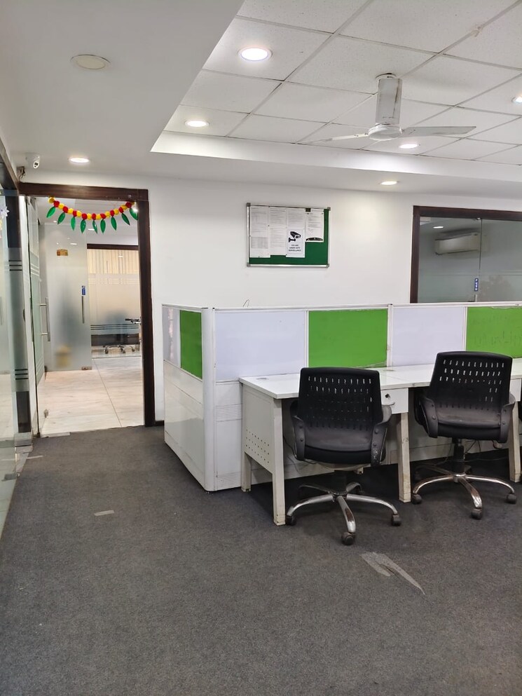 Team Area, sector 63 Commercial Office Space 3000 Sq.Ft. In Sector 63 Noida 9467471