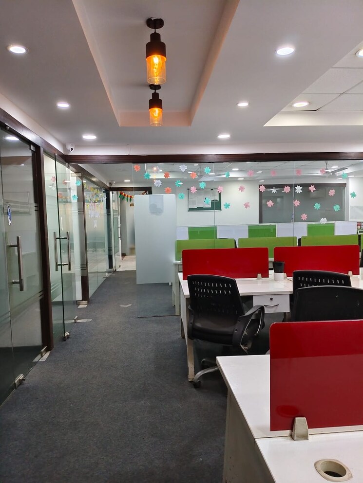 Team Area, sector 63 Commercial Office Space 3000 Sq.Ft. In Sector 63 Noida 9467471
