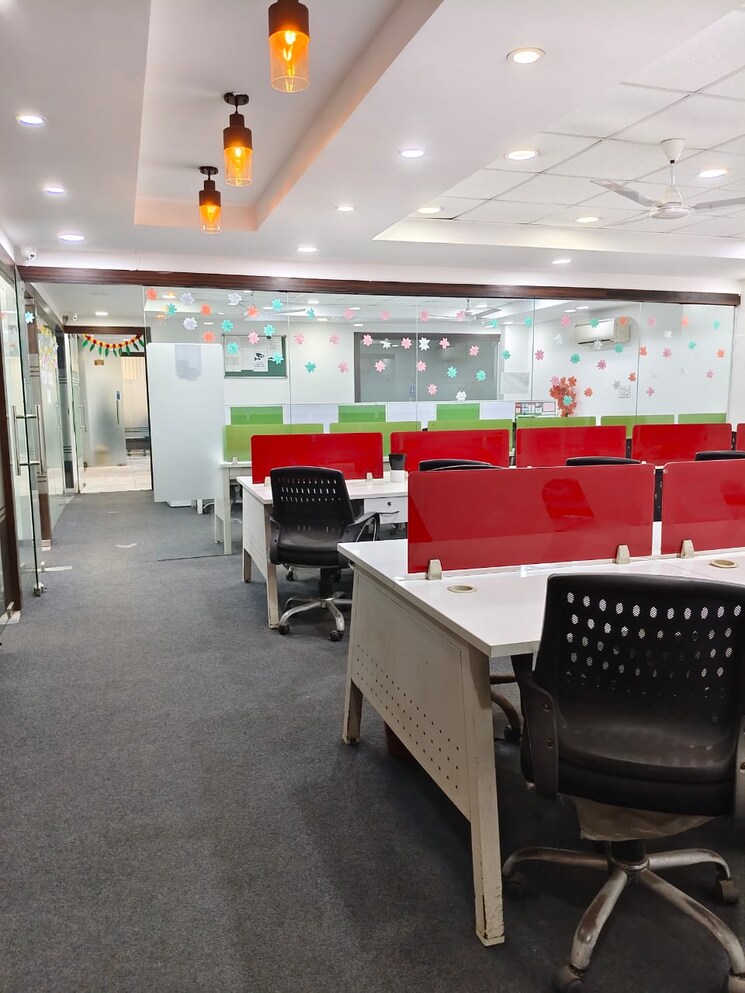 Team Area, sector 63 Commercial Office Space 3000 Sq.Ft. In Sector 63 Noida 9467471