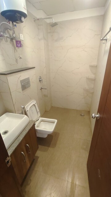 Master Bedroom in 3 BHK Builder Floor at Gupta Awas, Sector 43 – for Rent