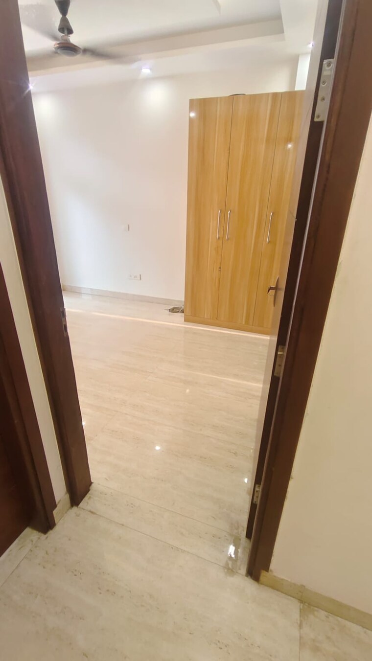 Room, gupta-awas 3 Bedroom 2250 Sq.Ft. Builder Floor In Sector 43 Gurgaon 9467511