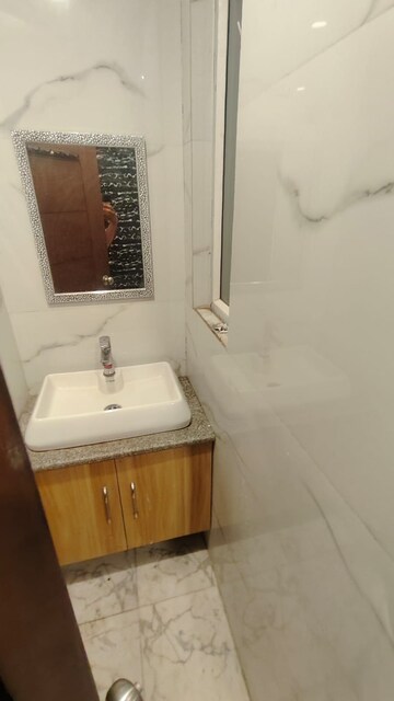 Bathroom in 3 BHK Builder Floor at Gupta Awas, Sector 43 – for Rent