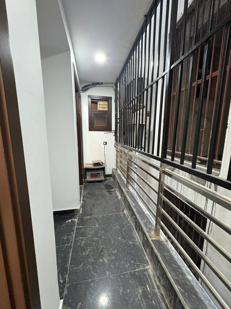 Balcony, chattarpur 3 Bedroom 1150 Sq.Ft. Builder Floor In Chattarpur Delhi 9467504