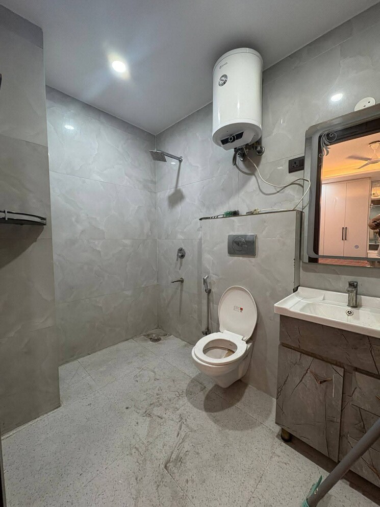 Bathroom, chattarpur 3 Bedroom 1150 Sq.Ft. Builder Floor In Chattarpur Delhi 9467504