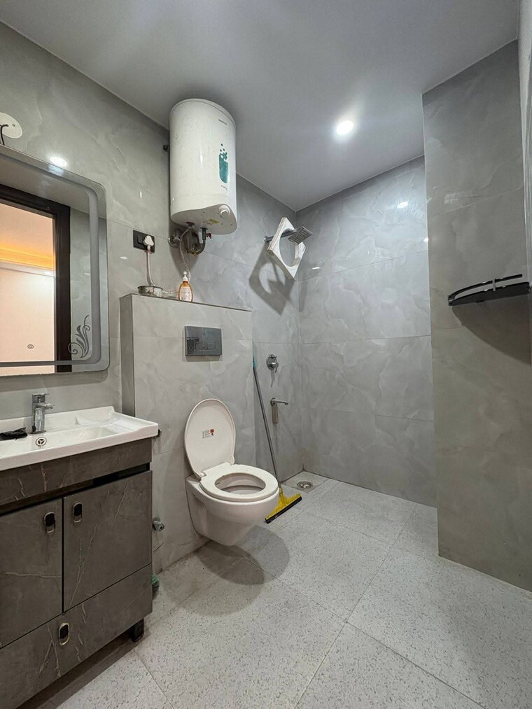 Bathroom, chattarpur 3 Bedroom 1150 Sq.Ft. Builder Floor In Chattarpur Delhi 9467504
