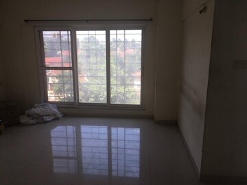 Room in 4 BHK Apartment at Gera Greensville, Kharadi – for Rent