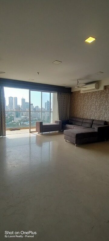 Living Room in 5 BHK Apartment at Peninsula Ashok Towers, Parel – for Rent