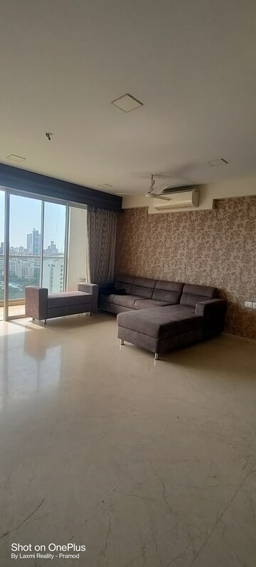 Living Room in 5 BHK Apartment at Peninsula Ashok Towers, Parel – for Rent