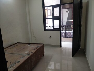 Room in 1 BHK Builder Floor at Mayur Vihar Phase 1 – for Rent