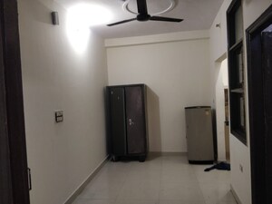 Building Lobby in 1 BHK Builder Floor at Mayur Vihar Phase 1 – for Rent