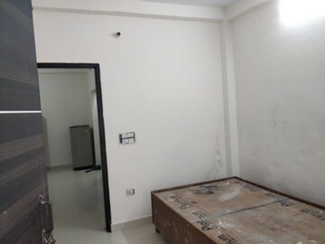 Room in 1 BHK Builder Floor at Mayur Vihar Phase 1 – for Rent