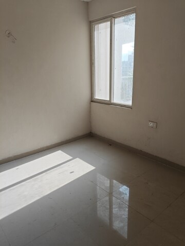 Room in 2 BHK Apartment at Shree Vardhman Green Court, Sector 90 – for Sale