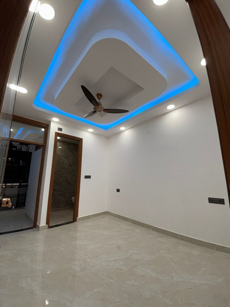 undefined, govindpuri 3 Bedroom 900 Sq.Ft. Builder Floor In Govindpuri Delhi 9467564