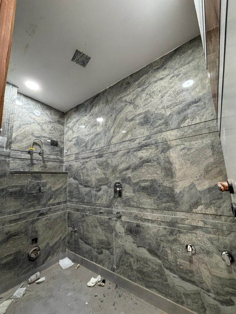 Bathroom, govindpuri 3 Bedroom 900 Sq.Ft. Builder Floor In Govindpuri Delhi 9467564
