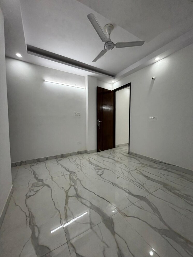 Room, govindpuri 3 Bedroom 900 Sq.Ft. Builder Floor In Govindpuri Delhi 9467564