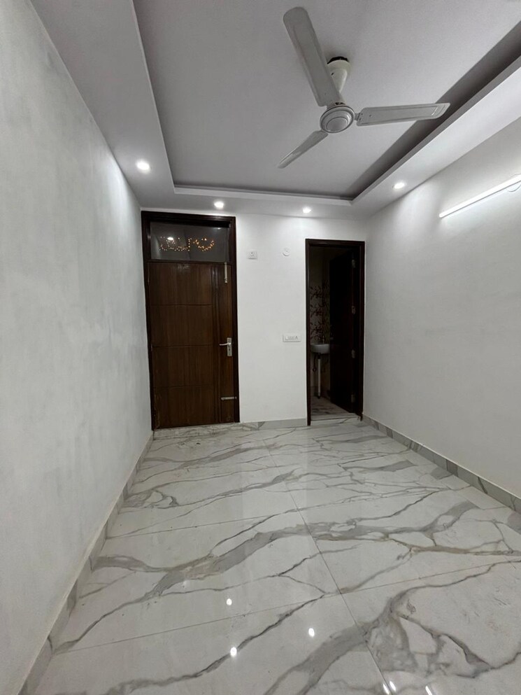 Room, govindpuri 3 Bedroom 900 Sq.Ft. Builder Floor In Govindpuri Delhi 9467564