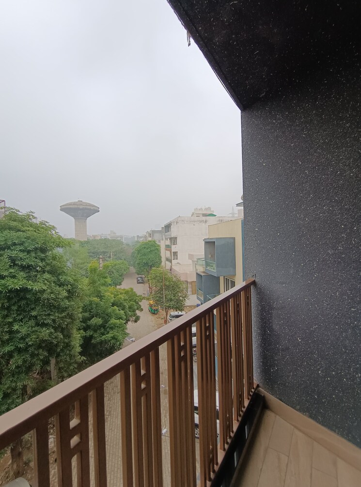 Balcony, vijay-ratan-vihar 4 Bedroom 2850 Sq.Ft. Builder Floor In Sector 15 Gurgaon 9467598