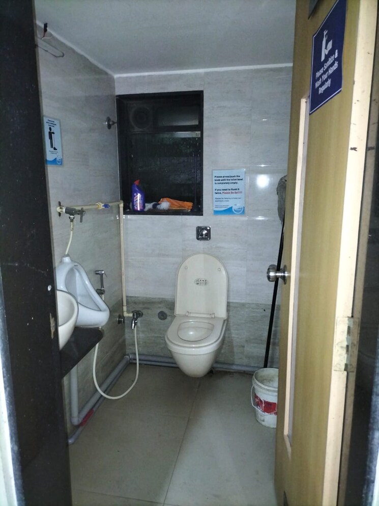 Bathroom, satra-plaza Commercial Office Space 1230 Sq.Ft. In Vashi Sector 19d Navi Mumbai 9467583