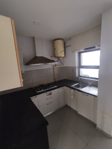 2 BHK Apartment For Rent in Pioneer Park Phase 1, Sector 61