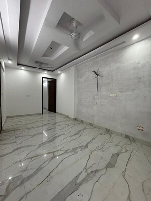 Room in 3 BHK Builder Floor at Govindpuri – for Sale