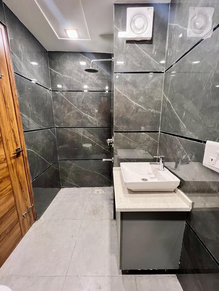Bathroom, puri-kohinoor 3 Bedroom 1350 Sq.Ft. Builder Floor In Sector 89 Faridabad 9467661