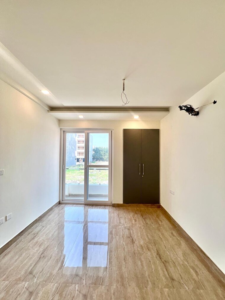 Room, puri-kohinoor 3 Bedroom 1350 Sq.Ft. Builder Floor In Sector 89 Faridabad 9467661