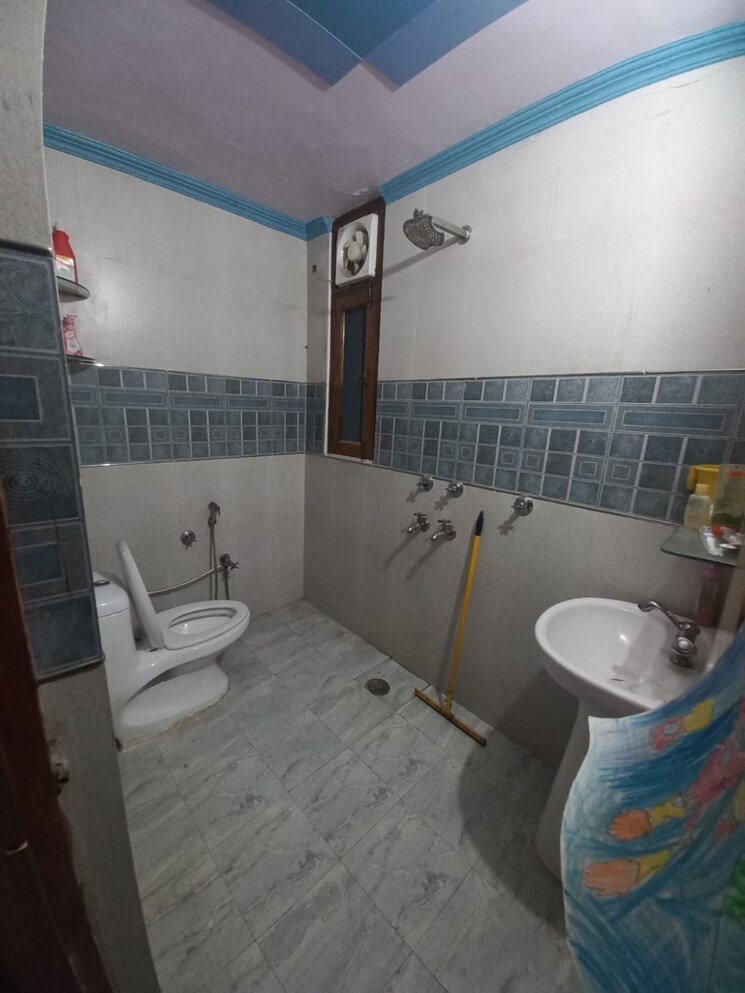Attached Bathroom, dda-platinum-heights 3 Bedroom 1400 Sq.Ft. Apartment In Sector 18 Dwarka Delhi 9467669