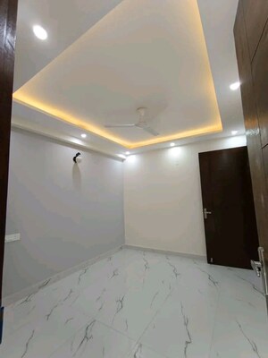 Room in 3 BHK Builder Floor at Chattarpur – for Rent