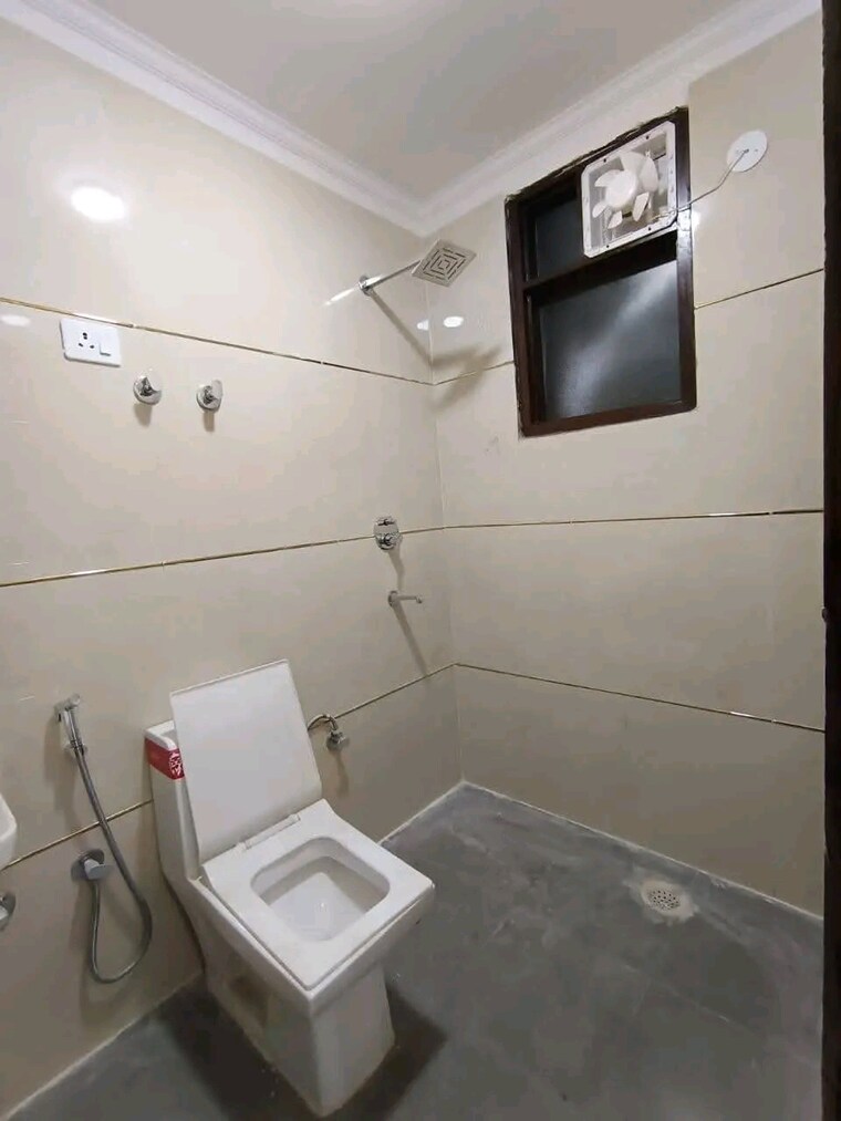 Bathroom, chattarpur 3 Bedroom 1200 Sq.Ft. Builder Floor In Chattarpur Delhi 9467709