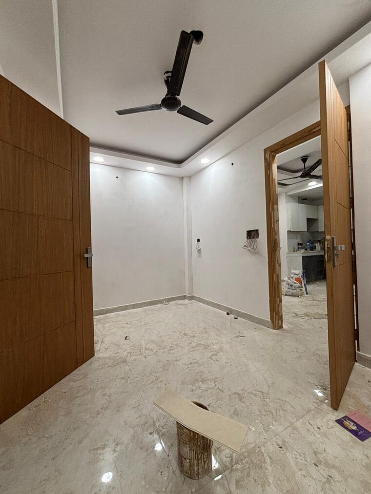 Room, govindpuri 3 Bedroom 900 Sq.Ft. Builder Floor In Govindpuri Delhi 9467659