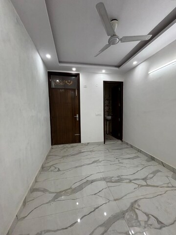 Room in 3 BHK Builder Floor at Govindpuri – for Sale